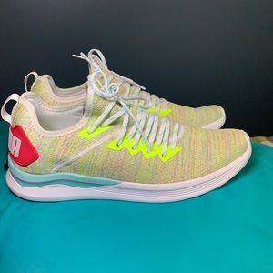 Brand new Puma evoknit shoes